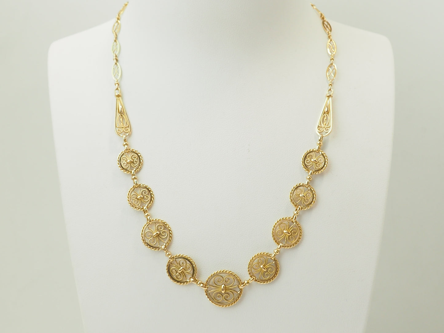 Collier draperie Art Nouveau en or jaune 18 carats – Filigranes