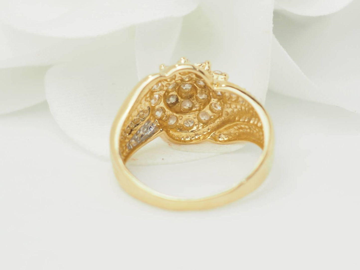 Bague en or jaune pavage de diamants