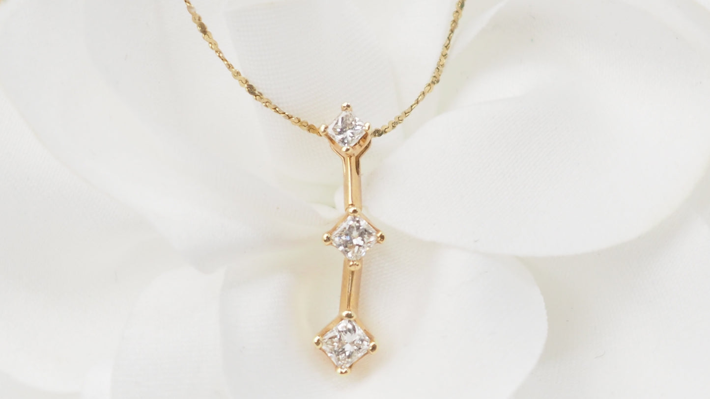 Collier trilogie en or jaune et diamants princesse