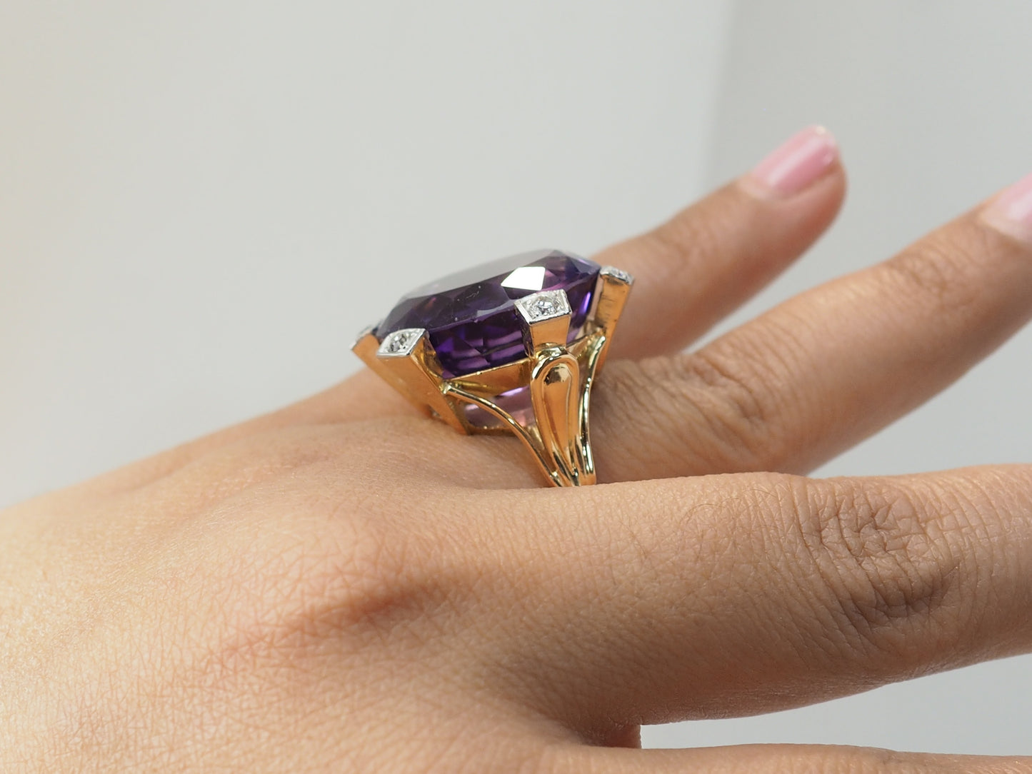 Importante Bague COCKTAIL en or rose, améthyste et diamants