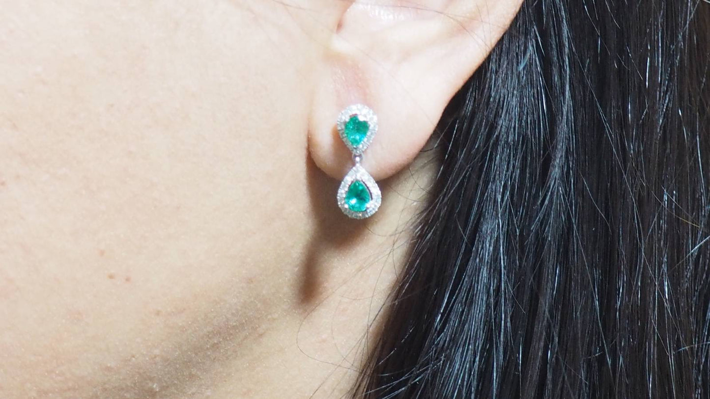 Pendants d'Oreille En Or Blanc, Emeraudes Et Diamants