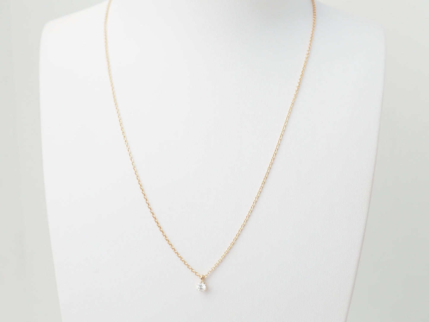 collier solitaire en or rose et diamant
