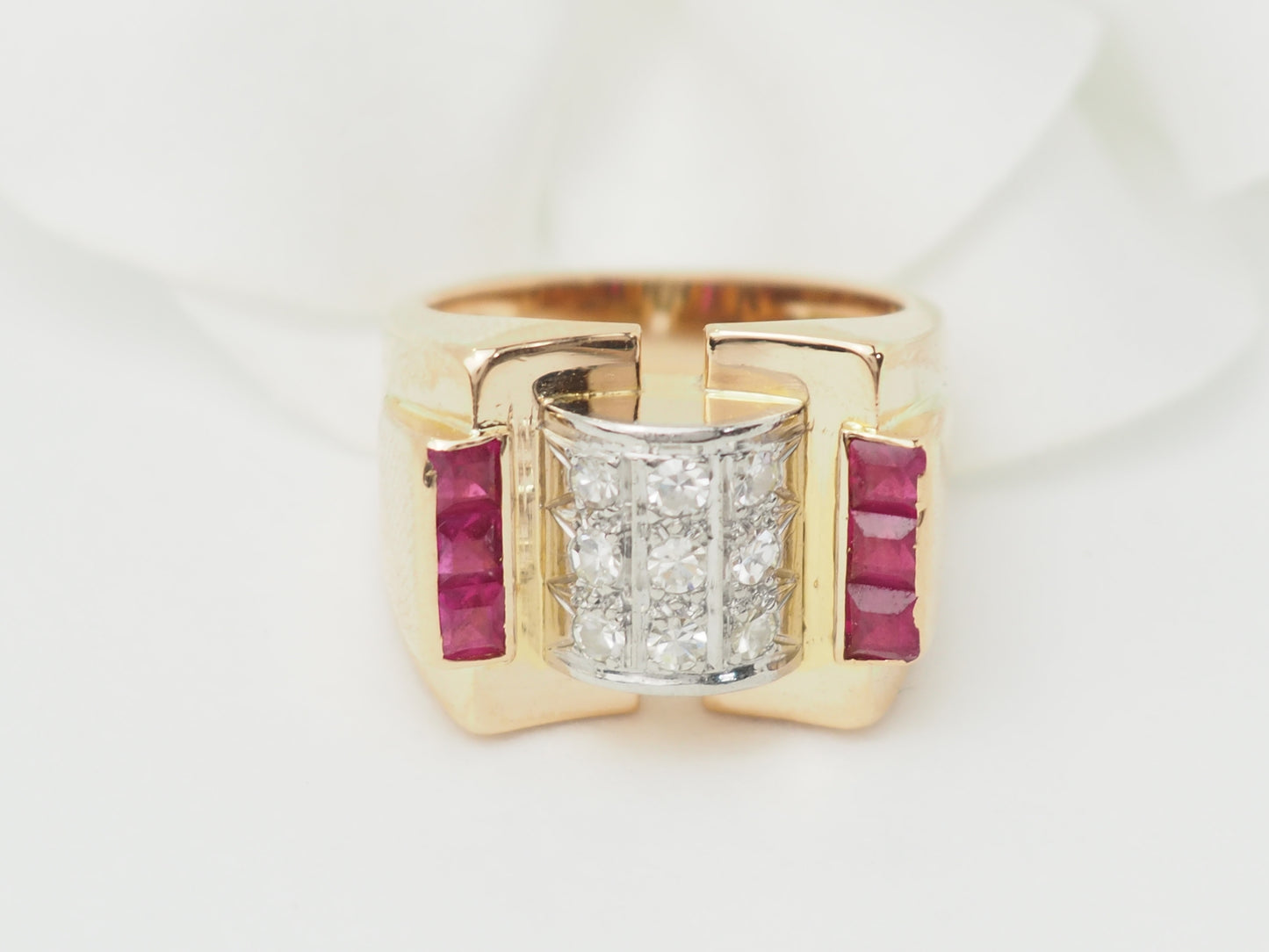 Bague Tank en or rose, rubis et diamants