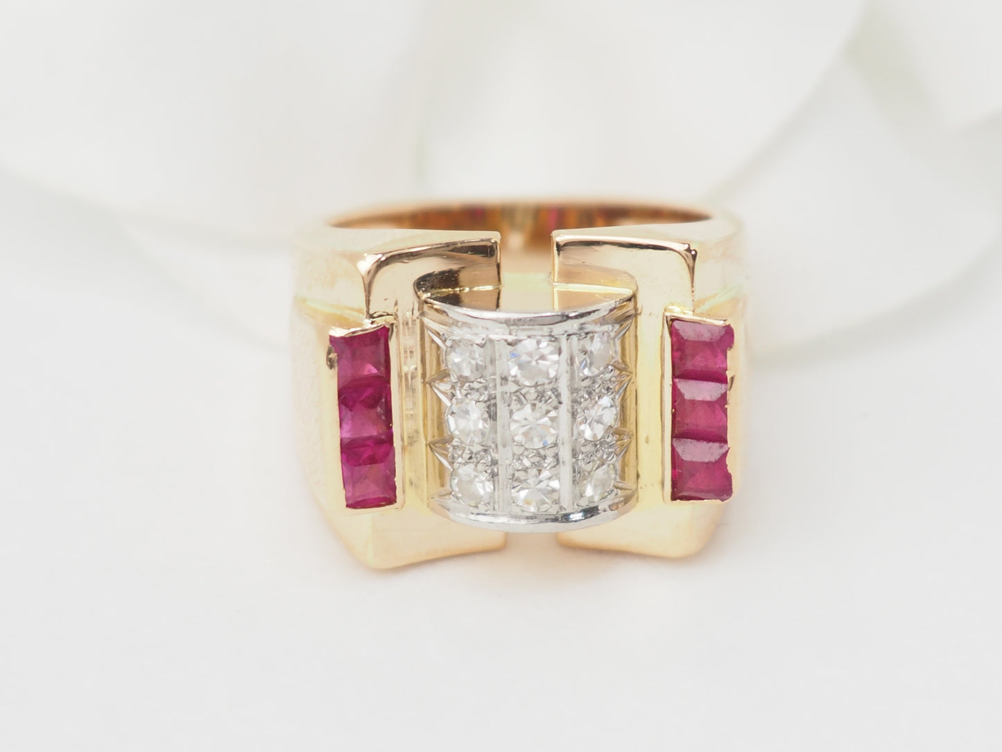 Bague Tank en or rose, rubis et diamants