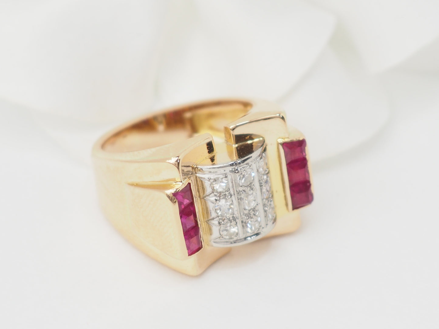 Bague Tank en or rose, rubis et diamants