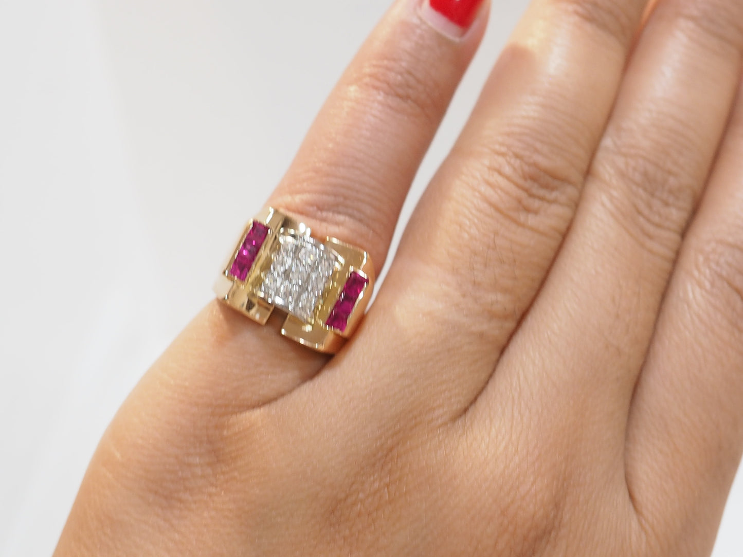Bague Tank en or rose, rubis et diamants