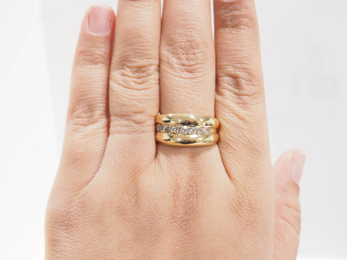 Bague jonc en or jaune et diamants