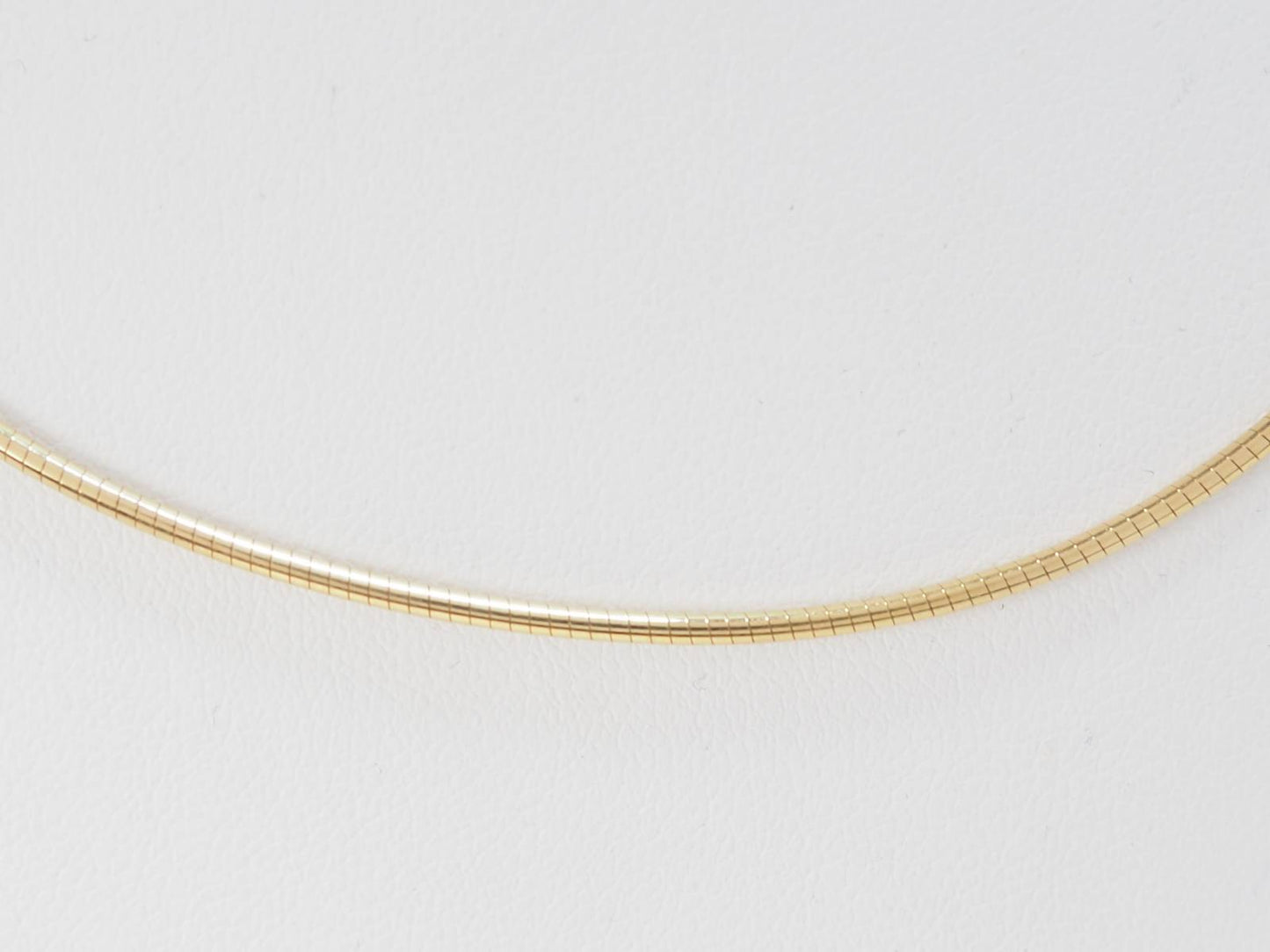 Collier Oméga d'occasion pas cher en vente à Marseille