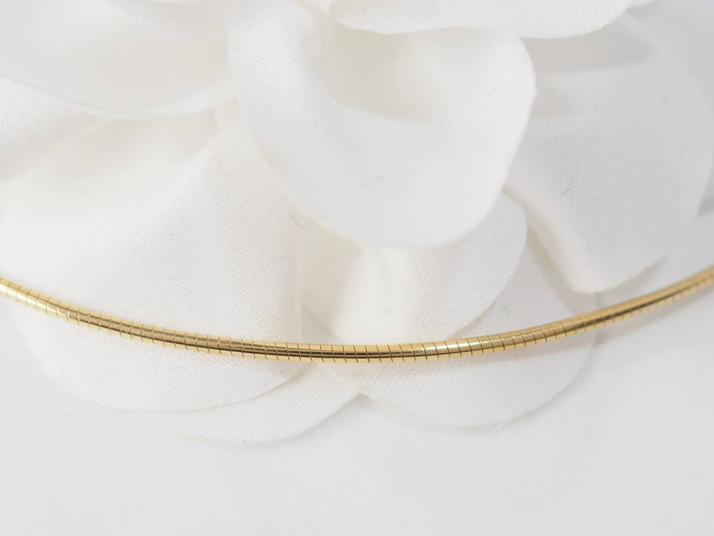 Idée cadeau collier Oméga en or jaune 18kt