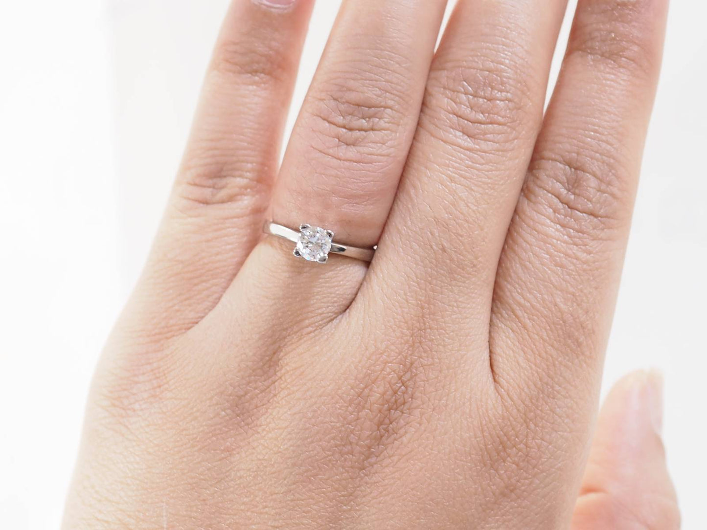 Bague solitaire en or blanc et diamant 0.51ct