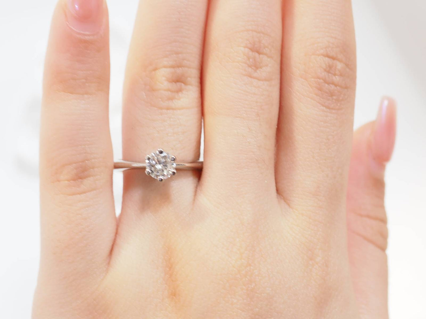 Bague solitaire en or blanc et diamant 0.53ct