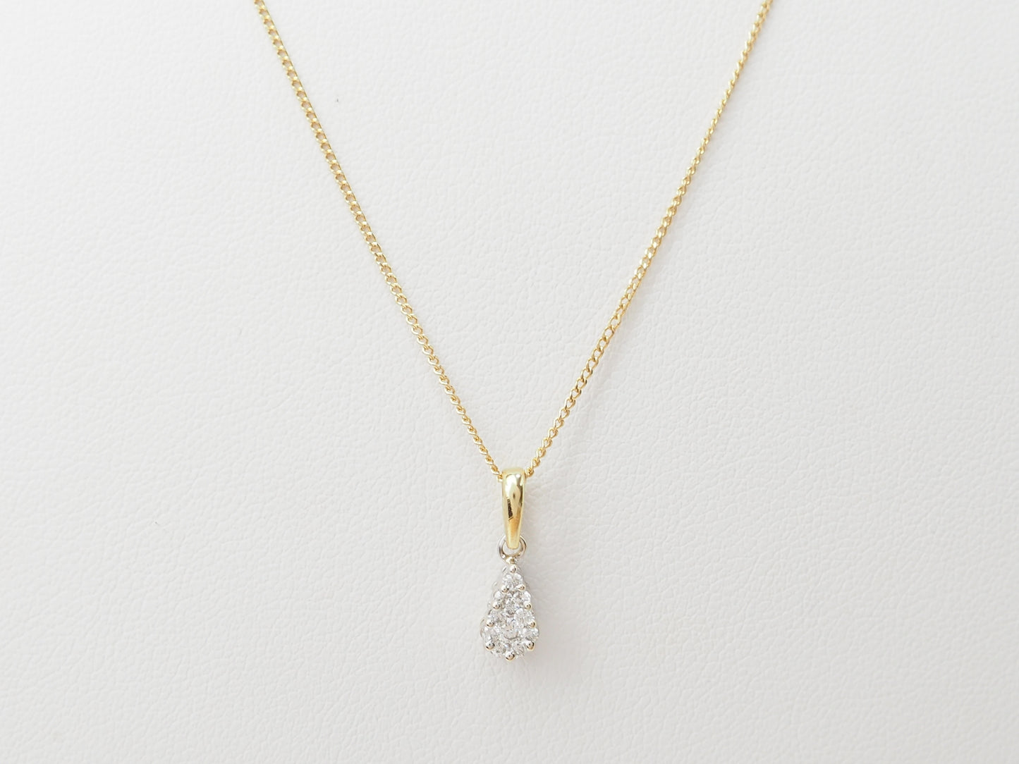 Collier pendentif goutte en or bicolore et diamants