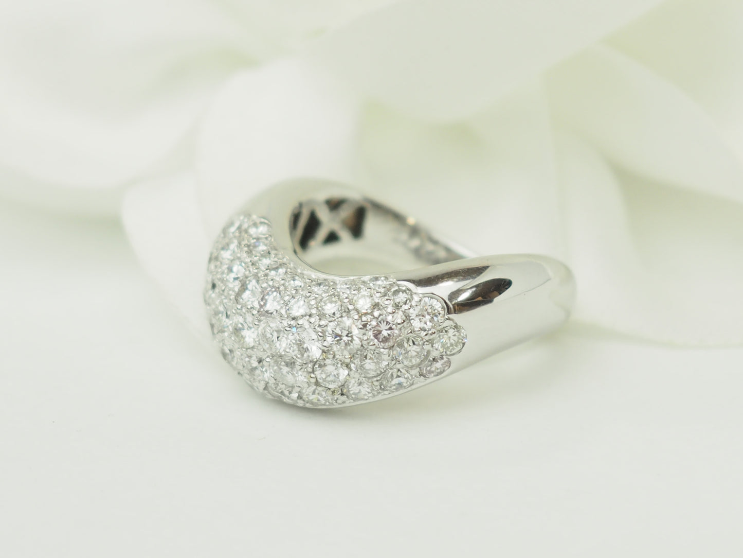 Bague Vague Pavée de Diamants en Or Blanc