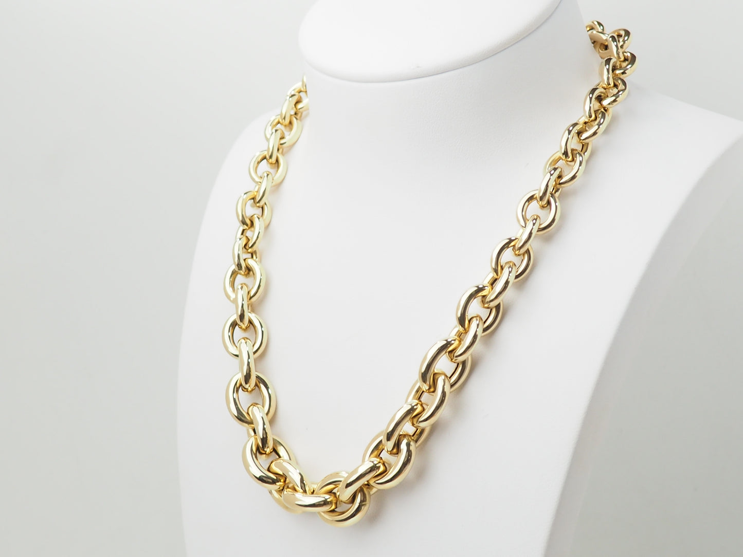 Collier maille forçat ronde en chute en or jaune