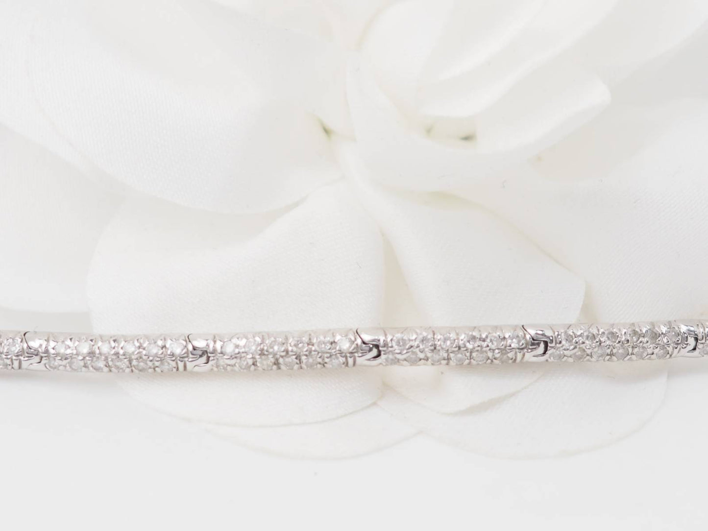 Bracelet rivière en or blanc et diamants 1.10cts