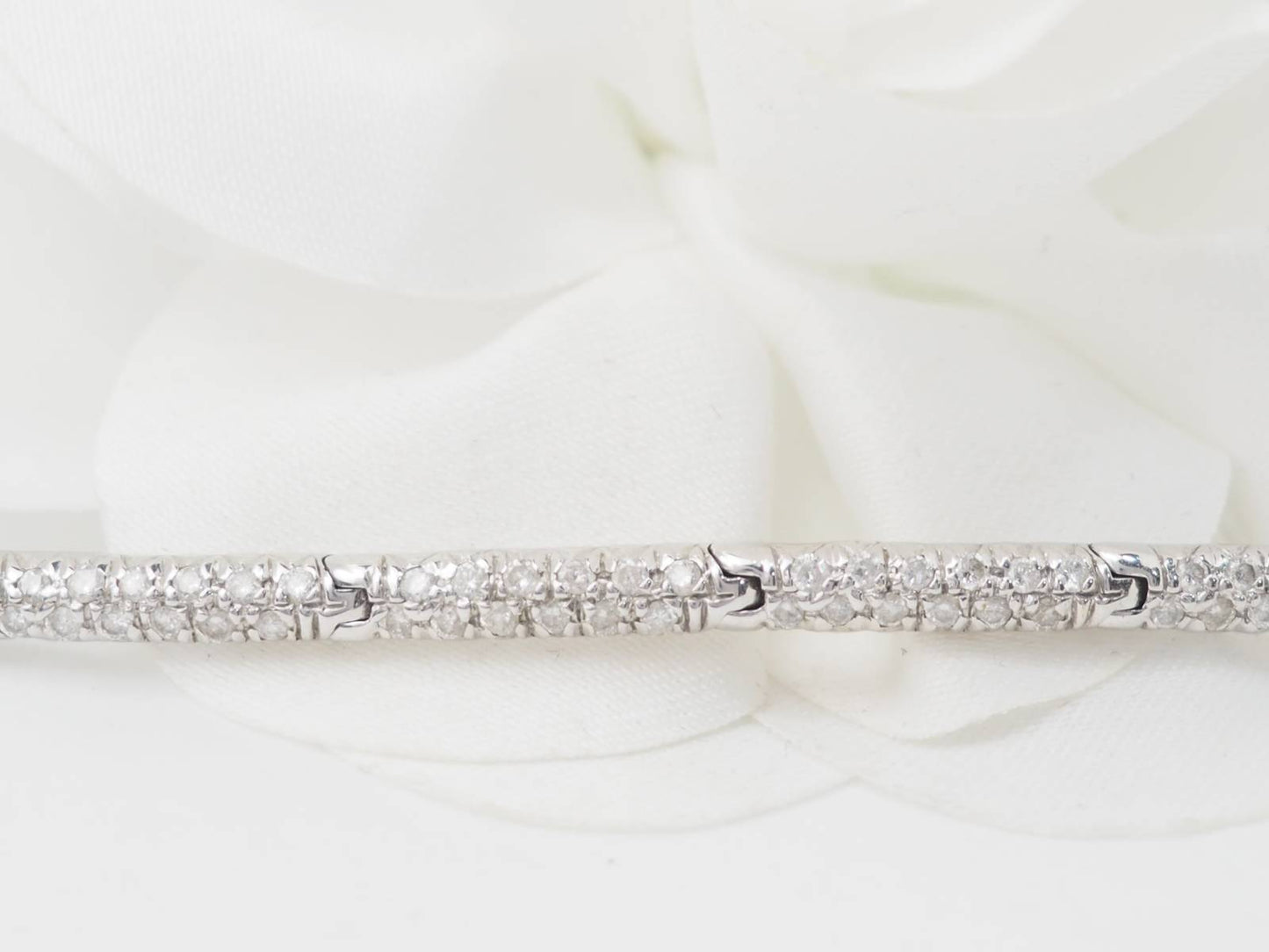Bracelet rivière en or blanc et diamants 1.10cts