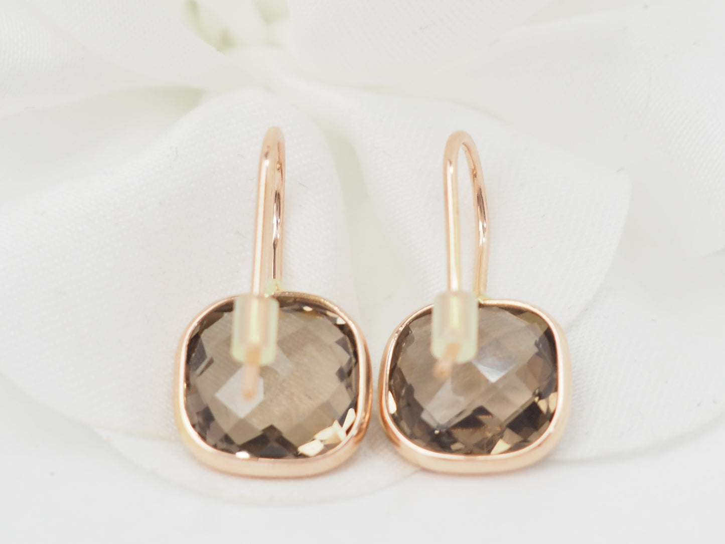Boucles d'oreilles en or rose et quartz fumé