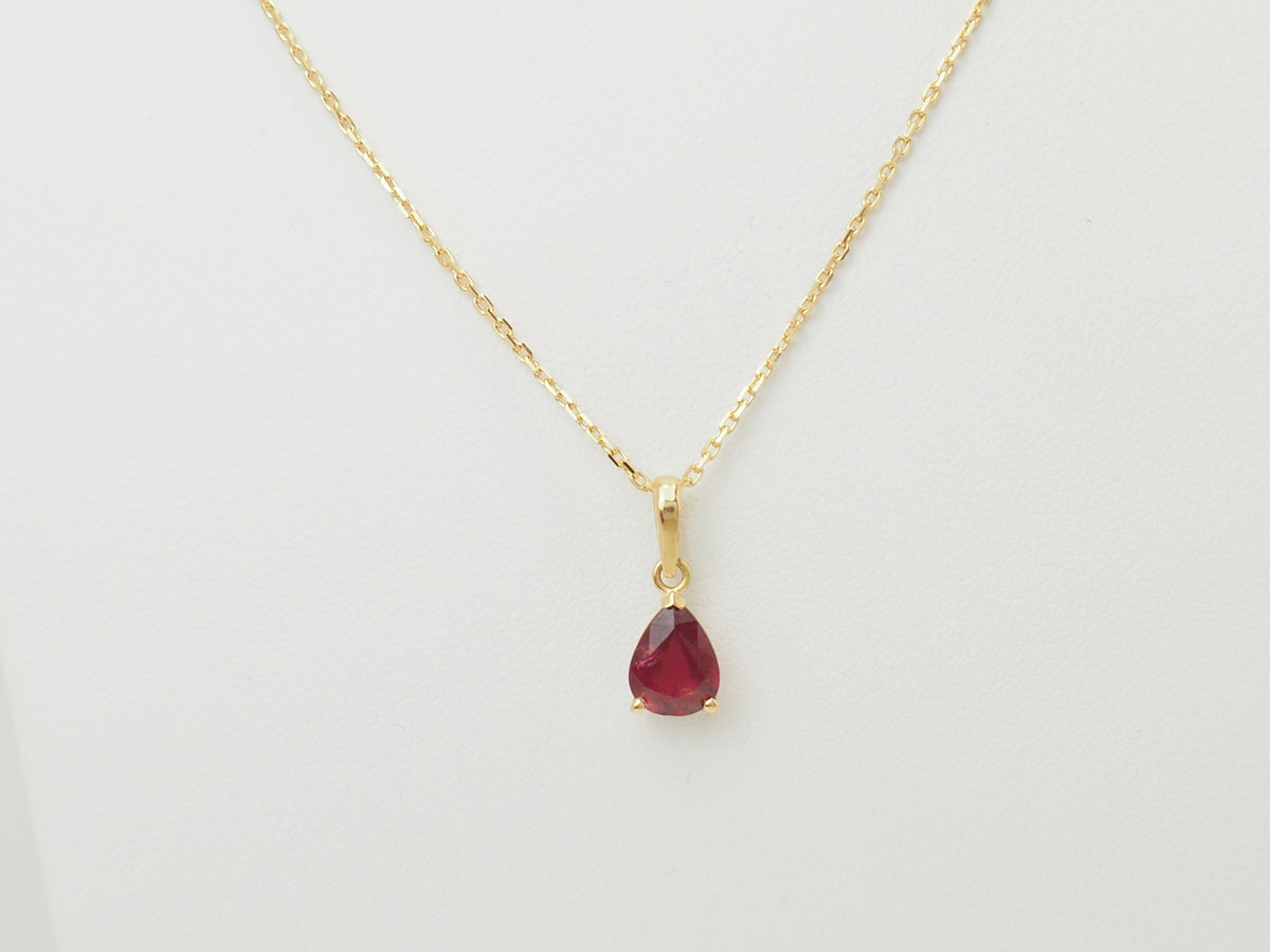 Pendentif rubis naturel taille poire 1,76 carat en or jaune