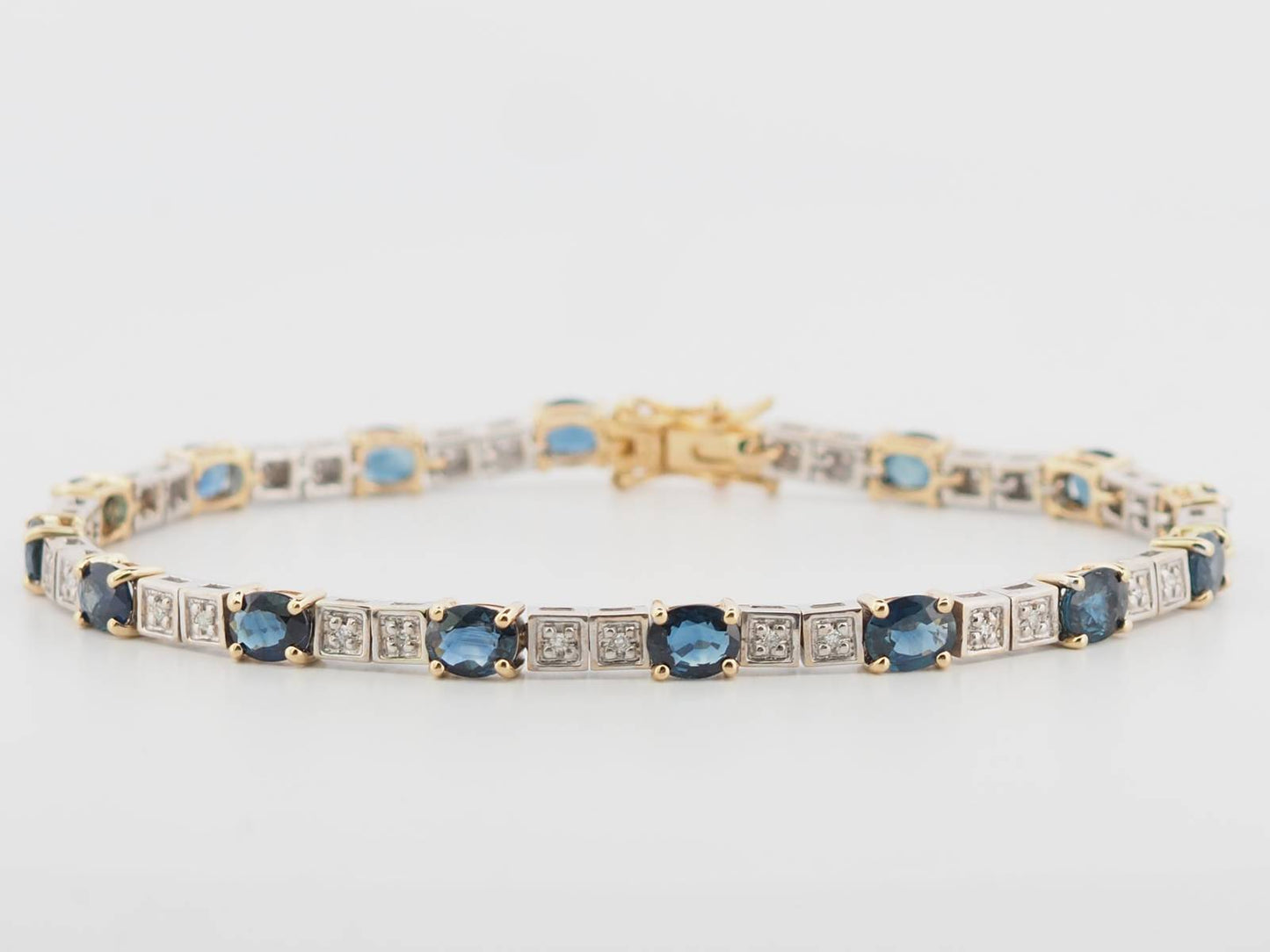 Bracelet souple en or bicolore, saphir et diamants