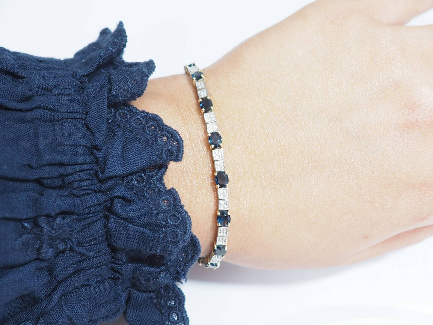 Bracelet souple en or bicolore, saphir et diamants