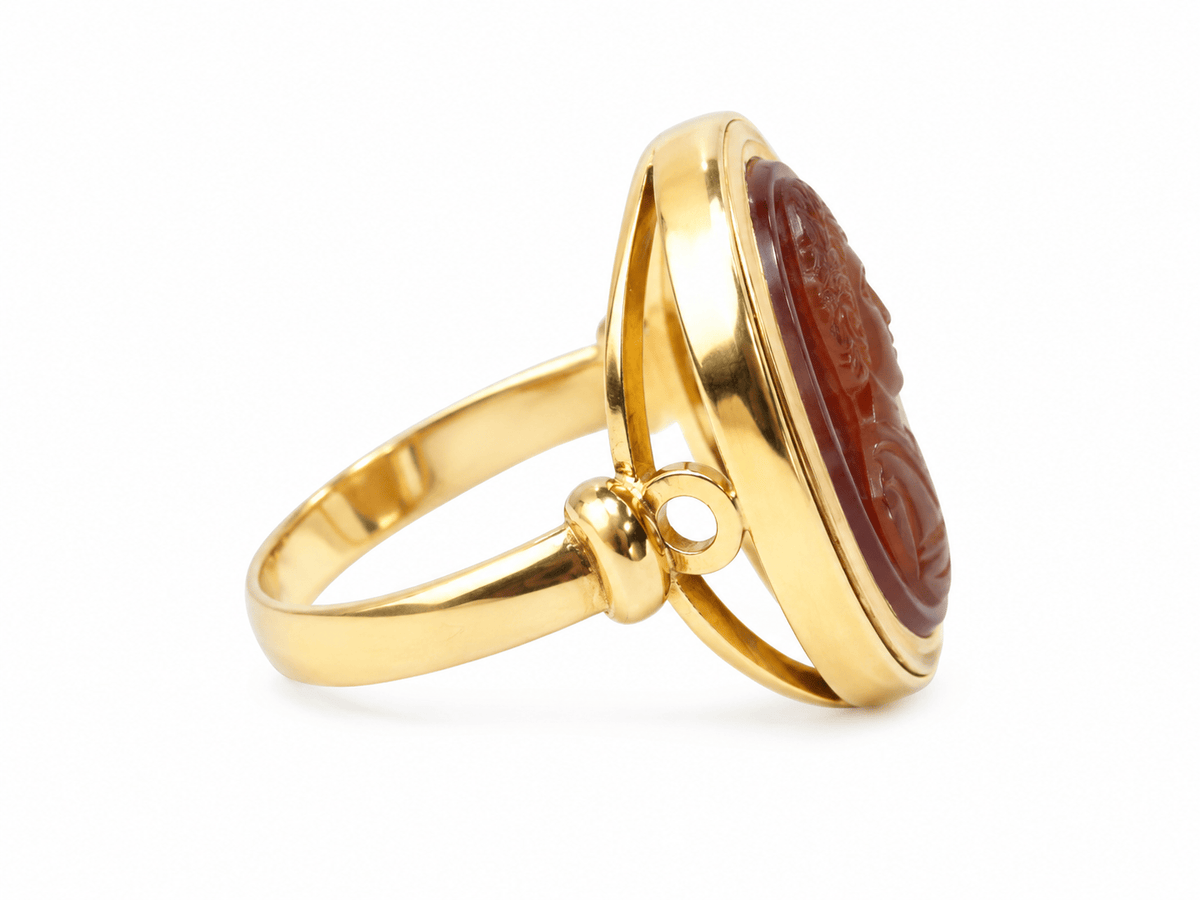 Bague intaille sur cornaline en or jaune et or rose