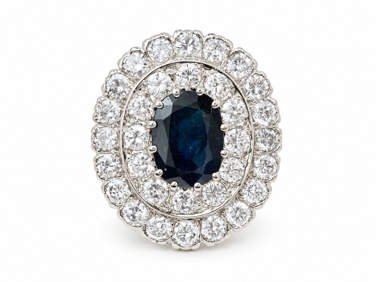 Bague pompadour double rangs en or 18 kt, saphir naturel de Thaïlande 5,10 ct et 32 diamants totalisant 4,41 ct.