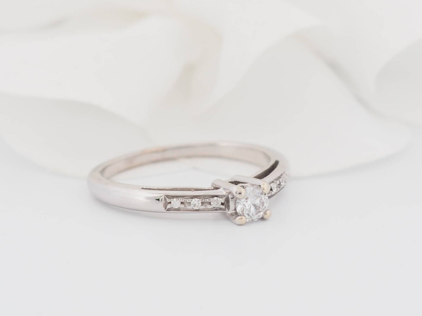 Bague solitaire Mauboussin Sel de ma vie en or blanc et diamant