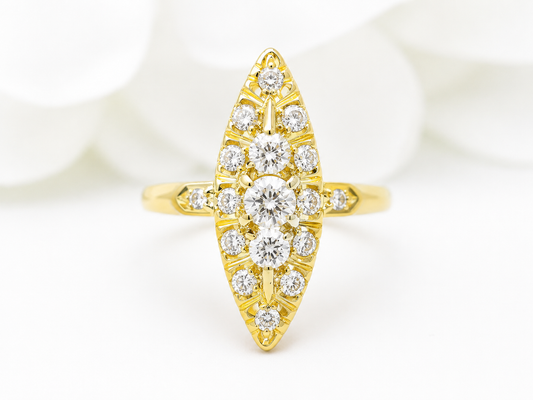 Bijou ancien en or jaune et diamants
