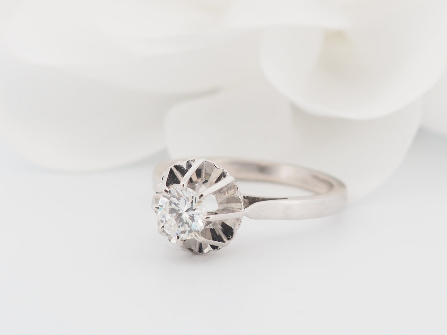 Bague solitaire en or blanc et diamant