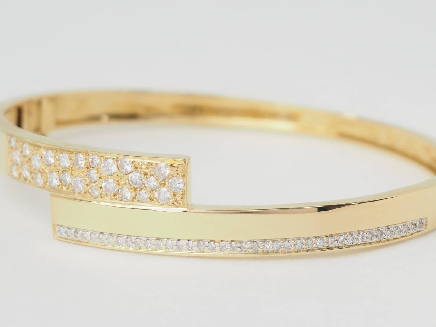 Bracelet Jonc plat ouvrant or jaune et diamants