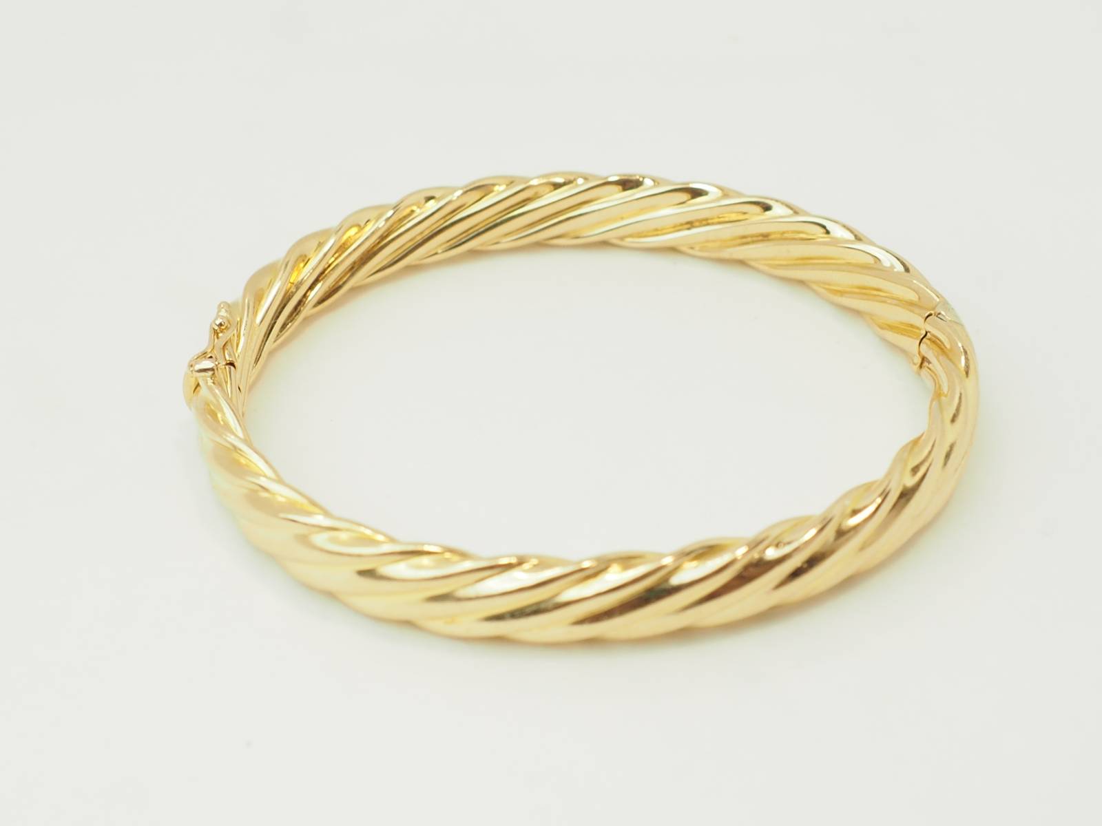 Bracelet jonc torsadé vintage en or jaune 18 carats