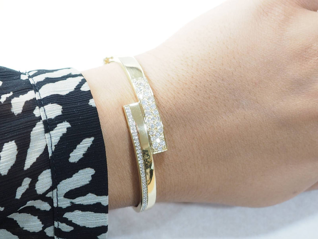 Bracelet Jonc plat ouvrant or jaune et diamants