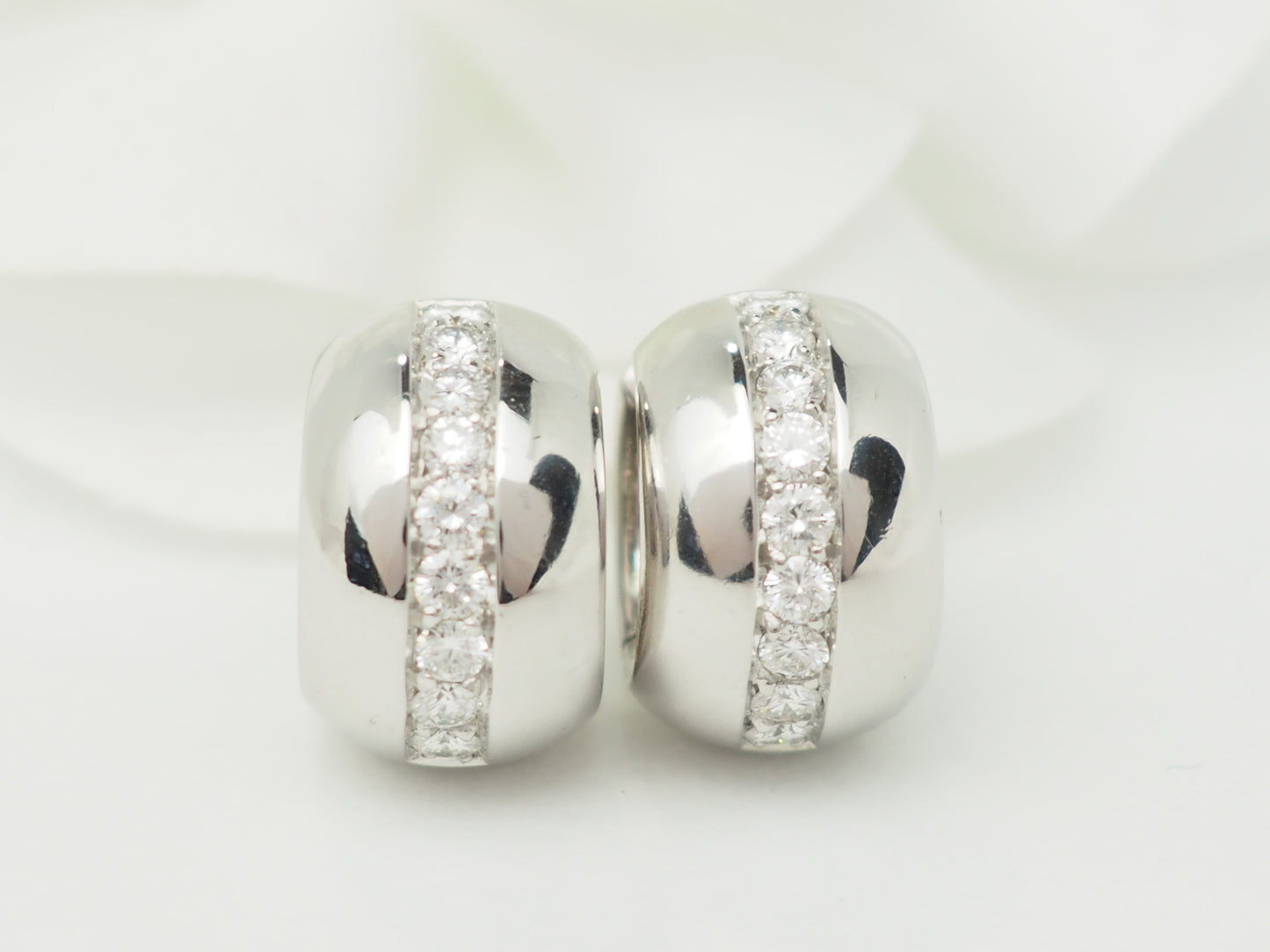 Boucles d'oreilles Créoles en or blanc et diamants