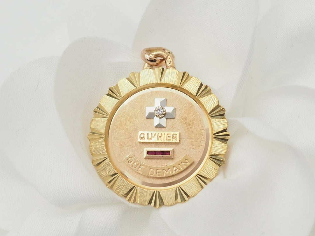 Pendentif Augis médaille d&