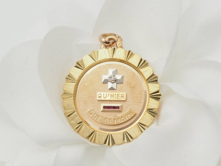 Pendentif Augis médaille d&