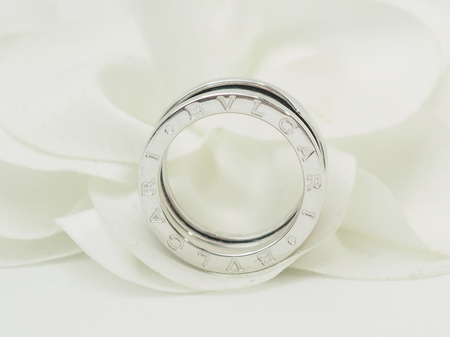 Bvlgari B.ZERO1 or blanc 750 largeur 8 mm
