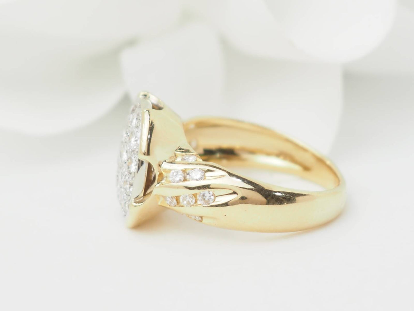 Bague en or jaune pavage de diamants