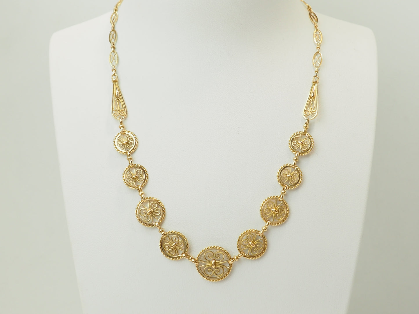 Collier draperie Art Nouveau en or jaune 18 carats – Filigranes