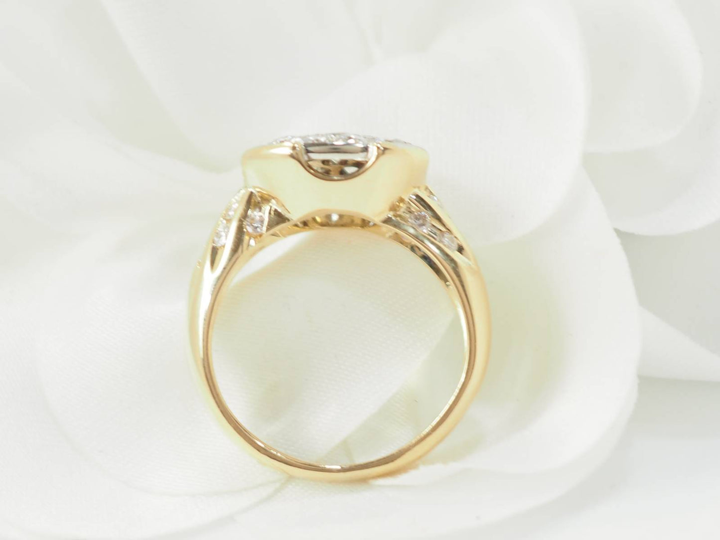 Bague en or jaune pavage de diamants