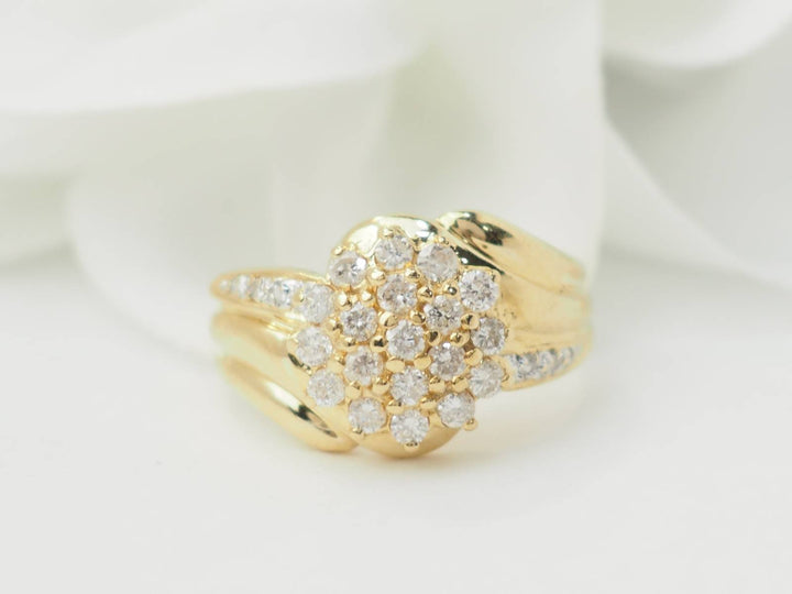Bague en or jaune pavage de diamants