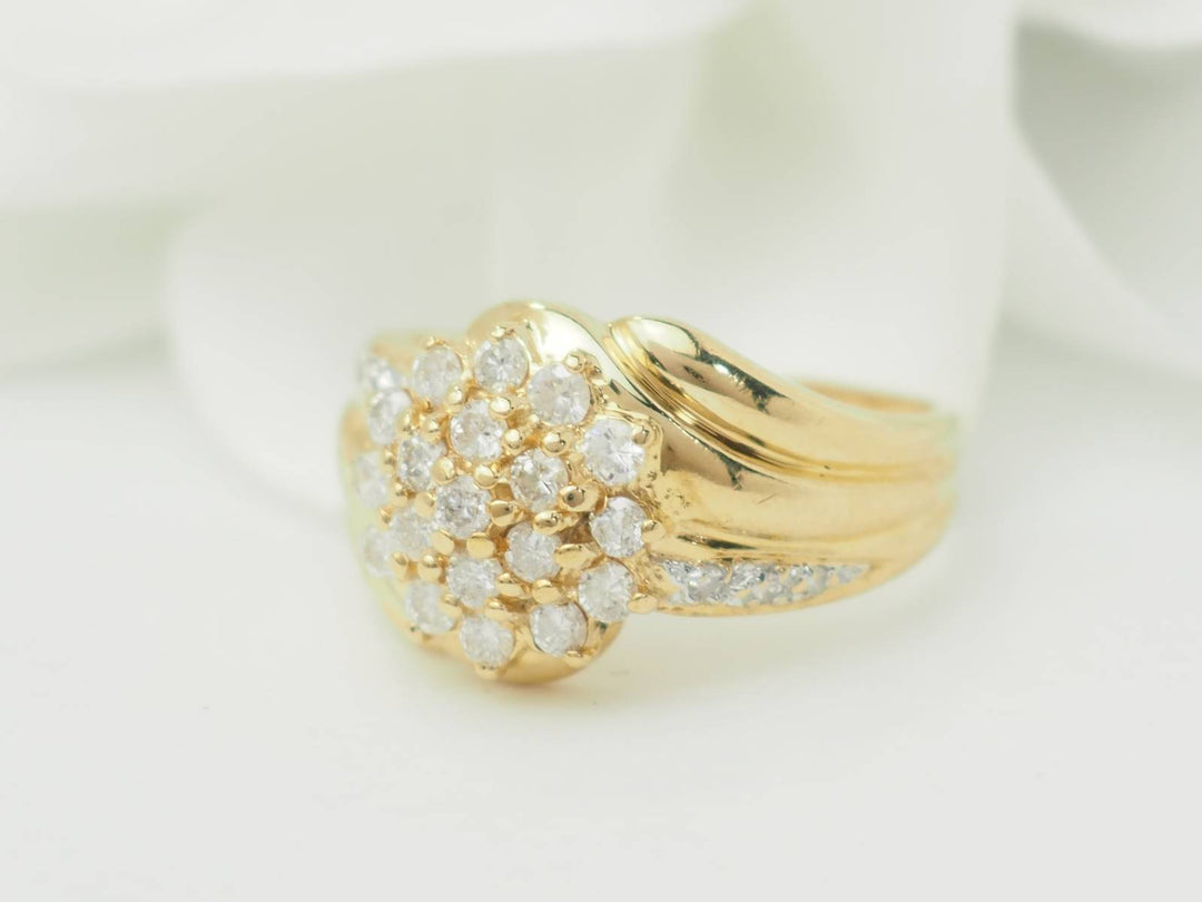 Bague en or jaune pavage de diamants
