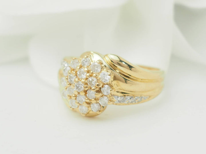 Bague en or jaune pavage de diamants