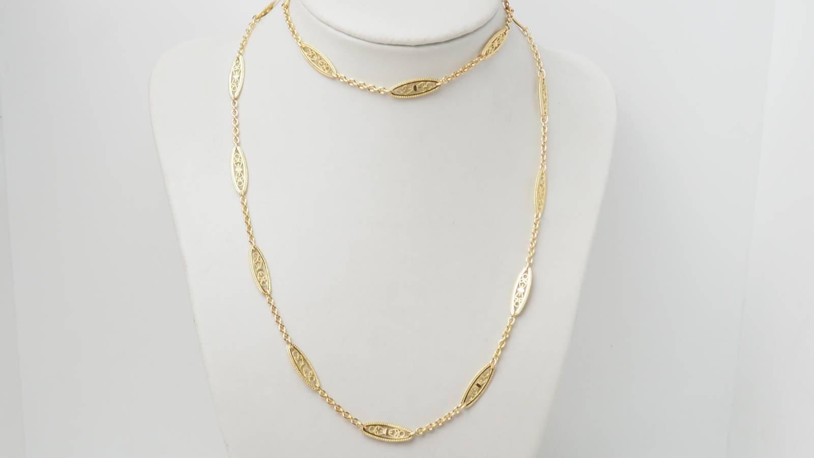 Collier filigrane en or jaune 