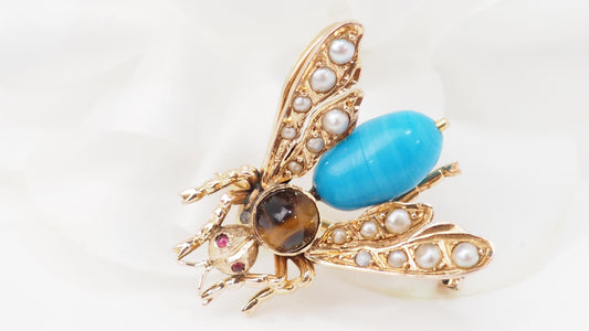 Broche mouche en or jaune turquoise, oeil de tigre et perles fines