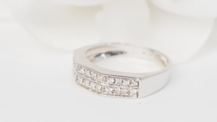 Bague en or blanc et diamants