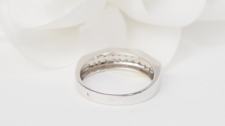 Bague en or blanc et diamants