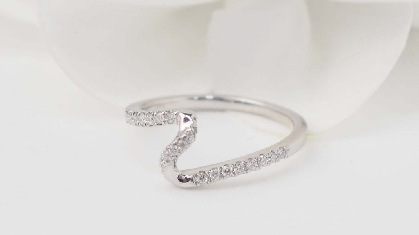 Bague Zig Zag en or blanc et diamants