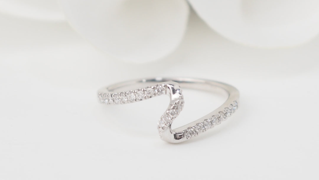 Bague Zig Zag en or blanc et diamants