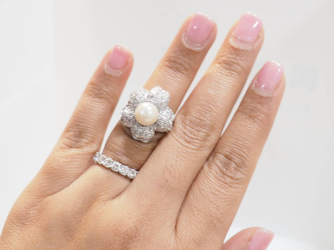 Bague Fleur en or blanc, perle de culture et diamants