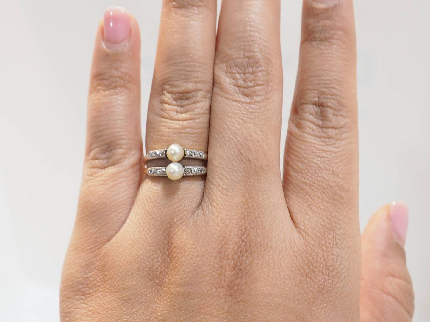 Bague ancienne en or jaune, perles de culture et diamants